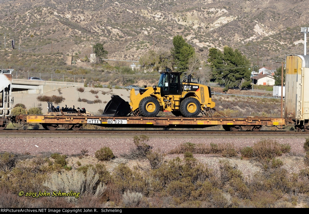 HTTX 80923 with a CAT 950K skip loader load at Cajon CA. 11/25/2013
